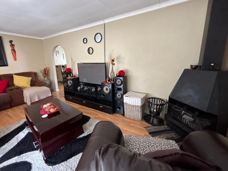 3 Bedroom Property for Sale in Pellissier Free State